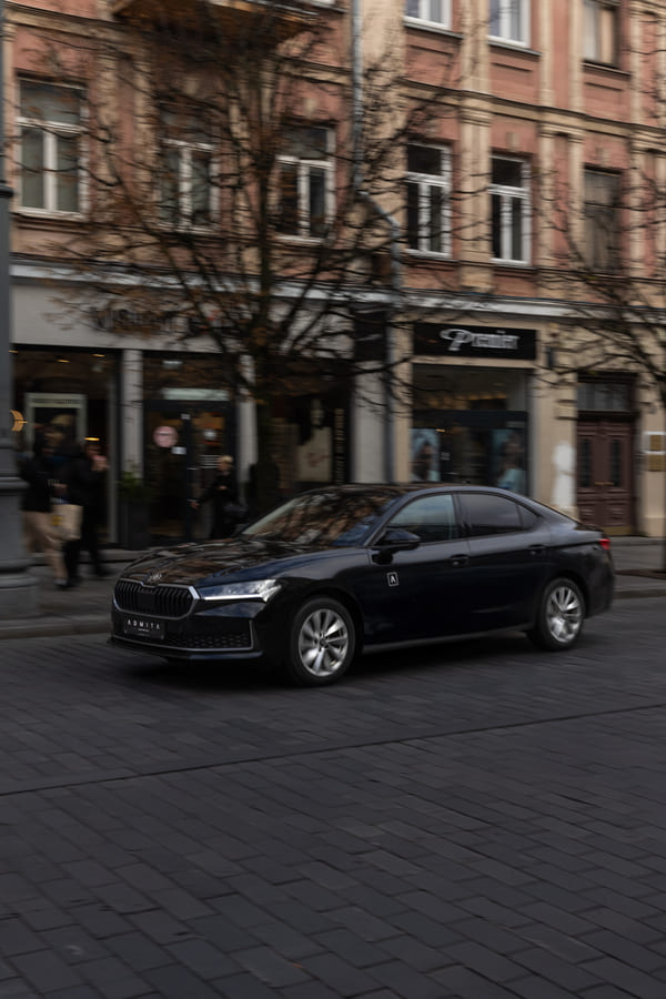 Automobilių nuoma su pristatymu ADMITA – automobilis miesto centre