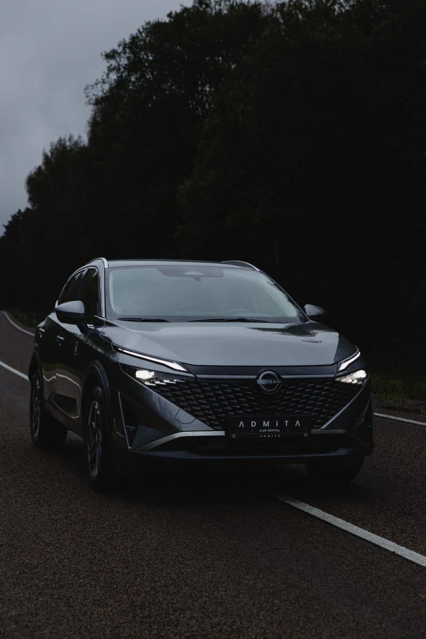 Pakaitinis automobilis ADMITA – Nissan automobilis kelyje po draudiminio įvykio
