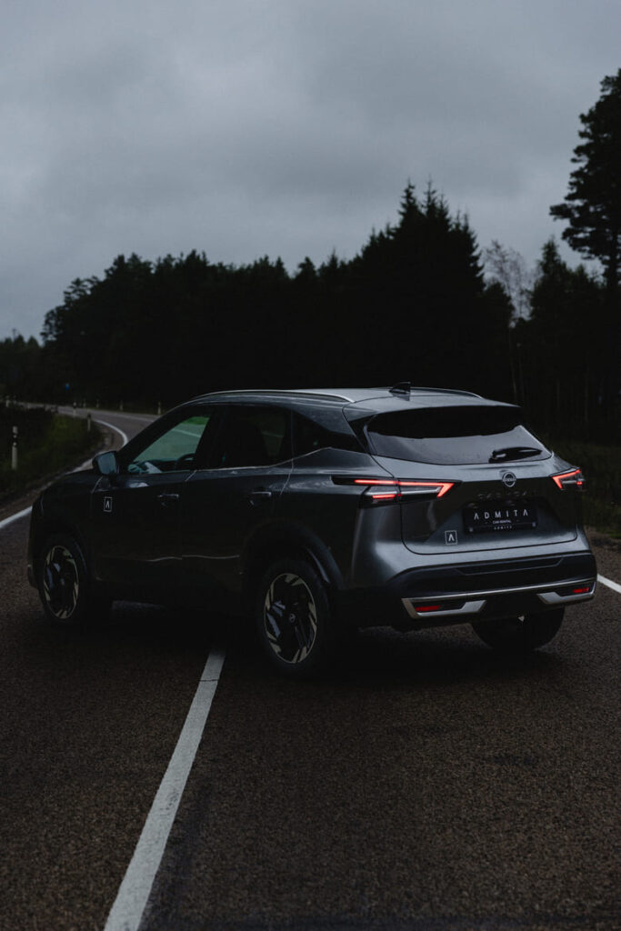 Automobilio nuoma be kreditinės kortelės ADMITA – automobilis kelyje