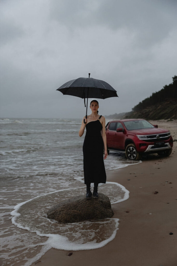 Automobilių nuoma Kaune ADMITA – Volkswagen pikapas prie jūros