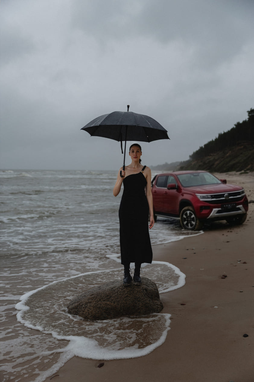 Automobilių nuoma Kaune ADMITA – Volkswagen pikapas prie jūros