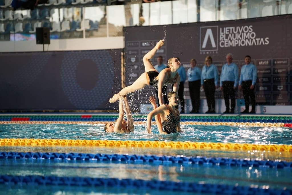 ADMITA Lietuvos palukimo čempionatas Automobilių nuoma ADMITA – sinchroninio plaukimo pasirodymas