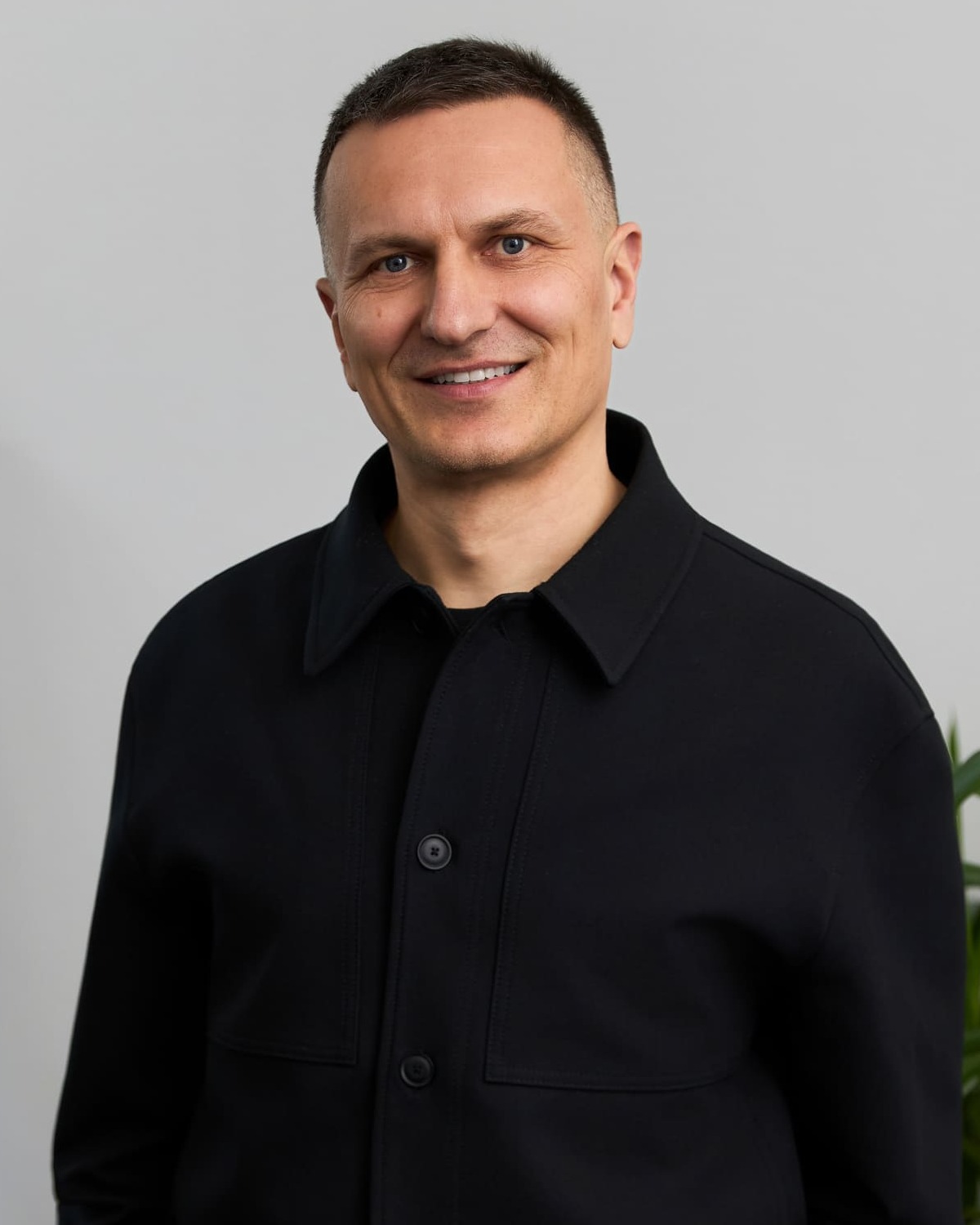 ADMITA manager in office – car rental services in Lithuania