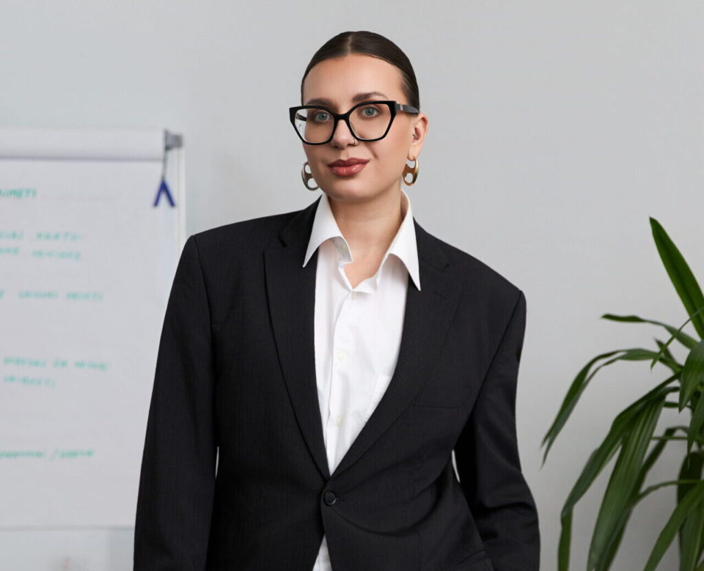 Jonė Ambraitaitė – ADMITA rinkodaros vadovė, dirbanti su automobilių ilgalaikės, trumpalaikės nuomos ir parkingo prekės ženklu ADMITA