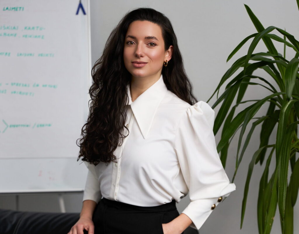 Ugnė Jakaitytė – ADMITA IT analitikė, prisidedanti prie automobilių nuomos ir mobilumo sprendimų vystymo